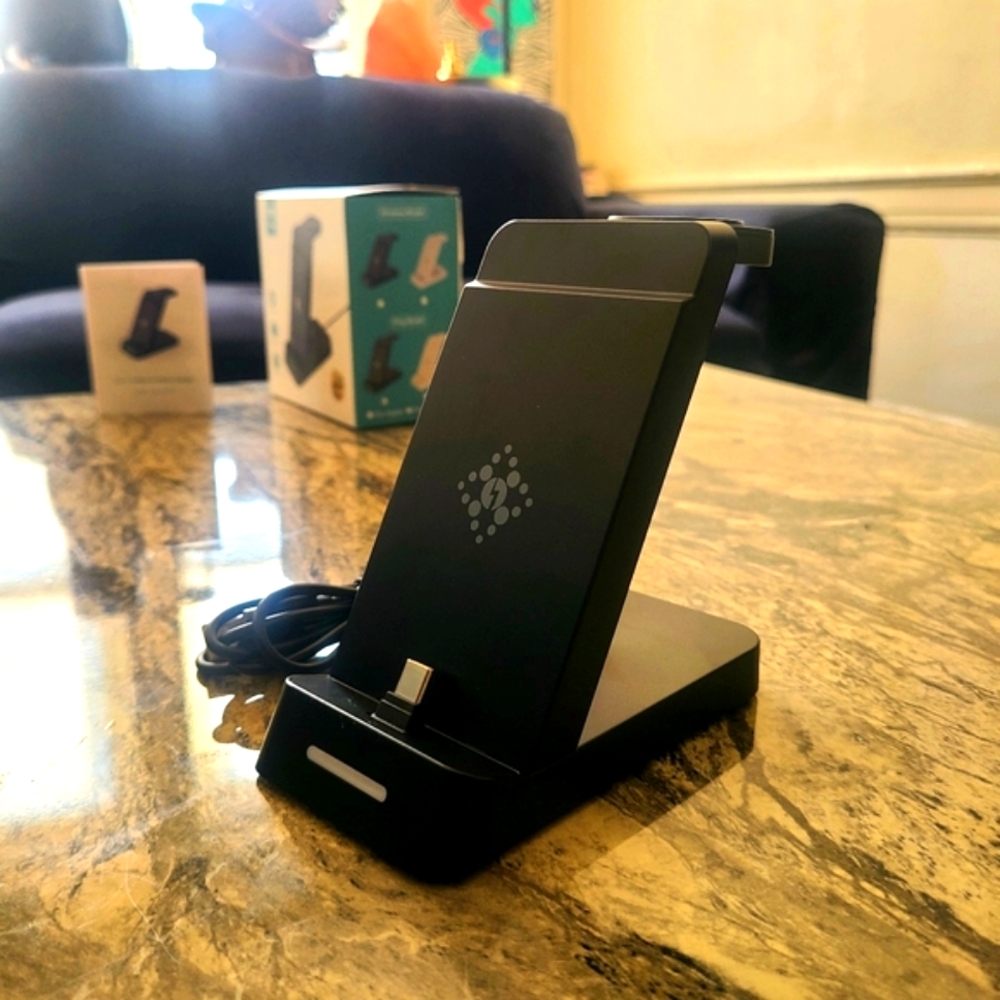 Type C 3-Port Charging Station for Samsung Mobile, Headphones, Watch (Open Box)